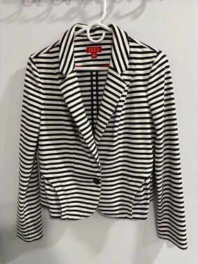 ELLE Black & White Striped Tailored Blazer